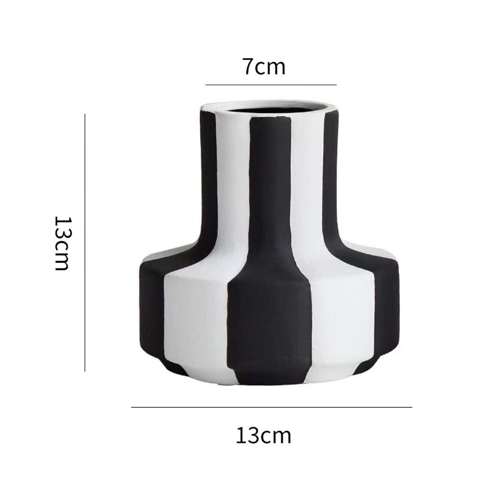 Desk Setup Minimalist - Vas Tanaman Bergaris Hitam Putih Elegan